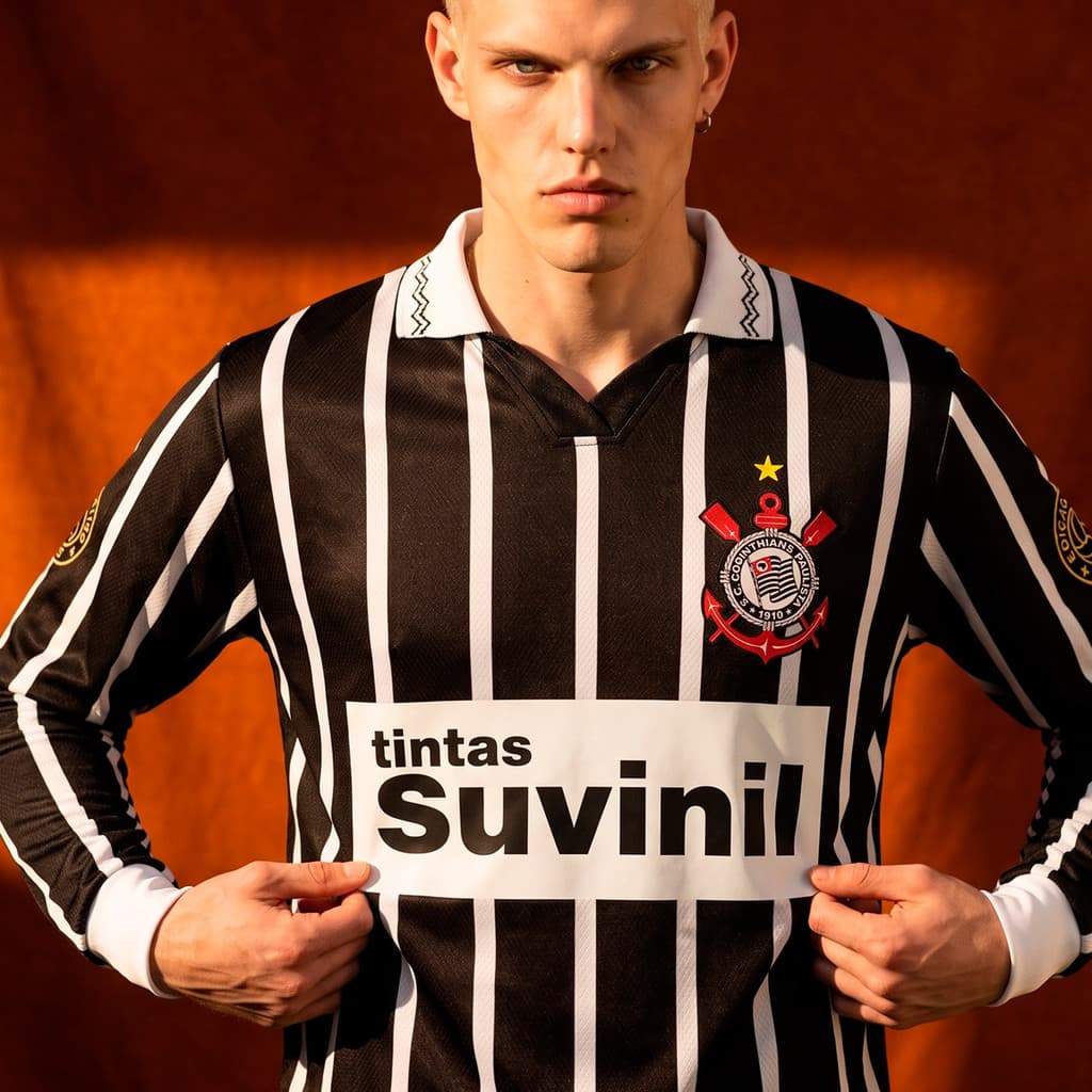 Camiseta Corinthians Retrô Suvinil 1995 Manga Longa Masculina