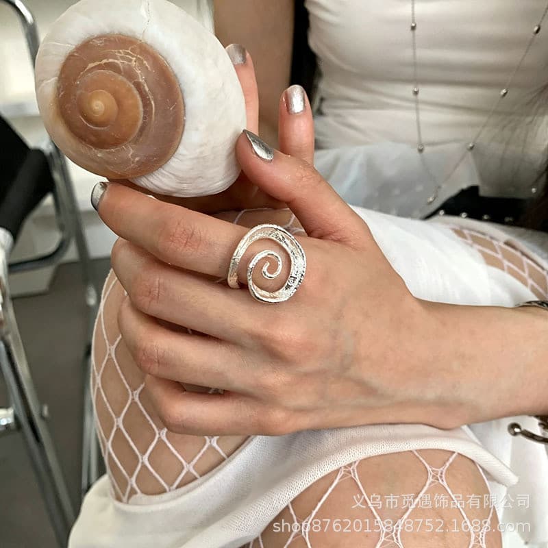 Anel espiral de design exclusivo em estilo coreano para mulheres, luxo discreto, simples e elegante, anel versátil para