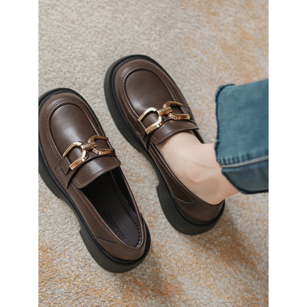 Mocassins de sola grossa de couro macio feminino 2023 outono inverno forro de lã novos sapatos jk marrom All-Match estil