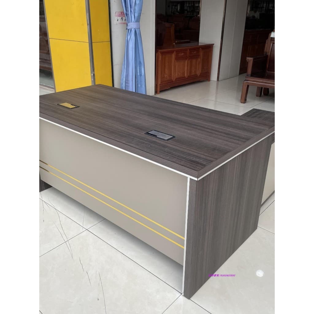 Novo estilo chefe mesa gerente nacional Taiwan universidade mesa 1.6m 1.8M luz luxo Supervisor mesa com armário vendas d
