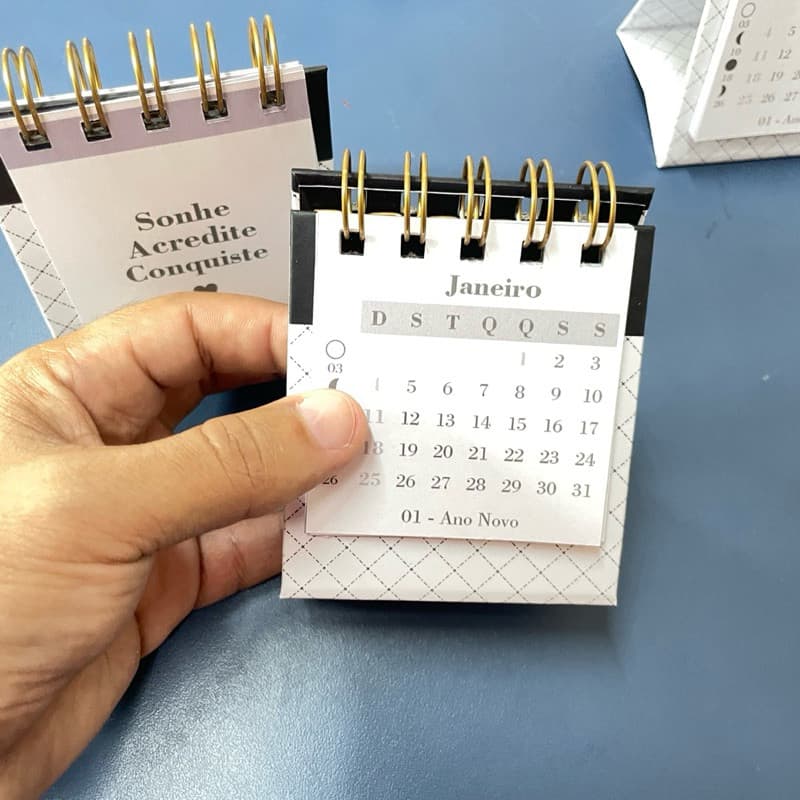 MIni Calendario de Mesa Com frases Motivacionais 2027