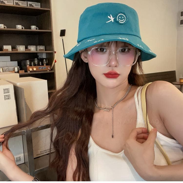 2025 nicho balde chapéu feminino All-Match chapéu de sol chapéu de sol moda bonito Smiley bacia chapéu verão estilo fino