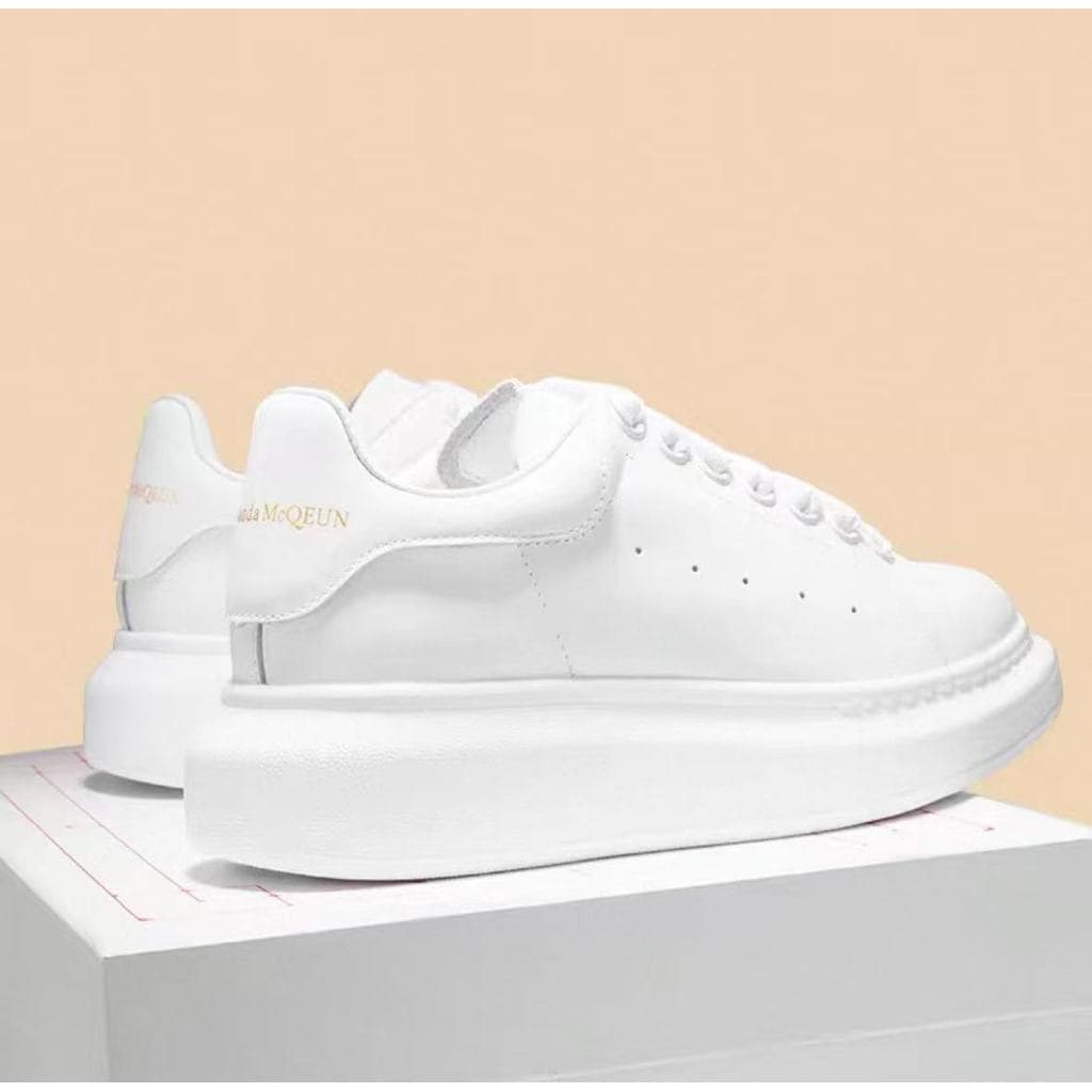 Sapatos brancos masculinos e femininos britânicos, tênis de plataforma com sola grossa que aumenta a altura, tênis casua