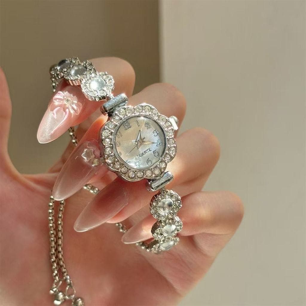 relogio feminino pequeno delicado relogio feminino luxo Estilo princesa relógio feminino nicho luz luxo Vintage cheio de