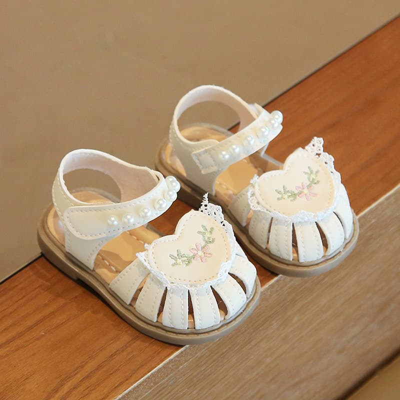 Verão novo estilo sandálias da menina do bebê 0-2 anos de idade novo estilo Baotou flor menina sapatos de bebê de sola m