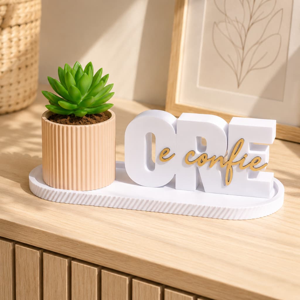 Kit Decorativo “Ore e Confie” com Vaso e Bandeja – Fé, Design Moderno e Elegância para seu Lar