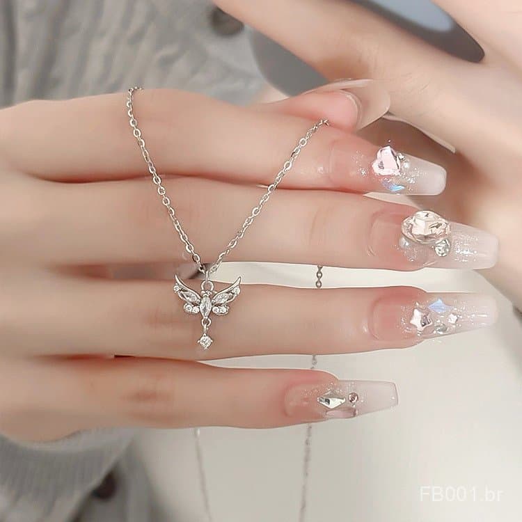 Colar de titânio leve e luxuoso com asas, não desbota, corrente elegante para clavícula, joia sofisticada e de estilo li