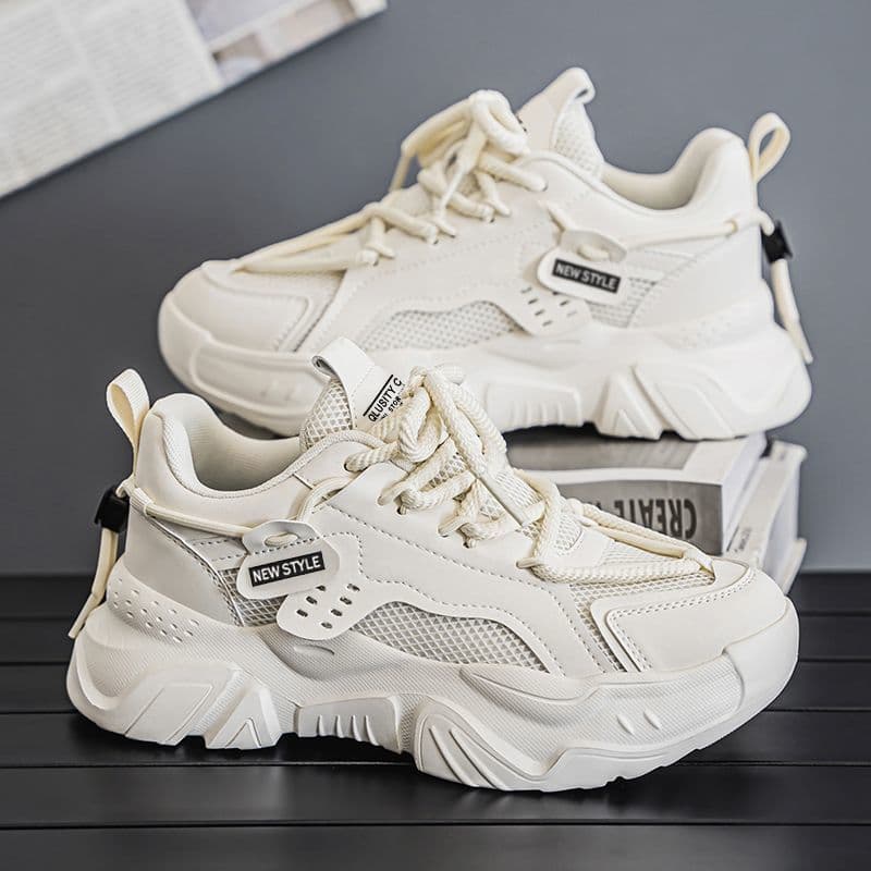 2026 Novo produto envio rápido sapatos masculinos 2026 verão respirável novo estilo malha de sola grossa aumentando sapa