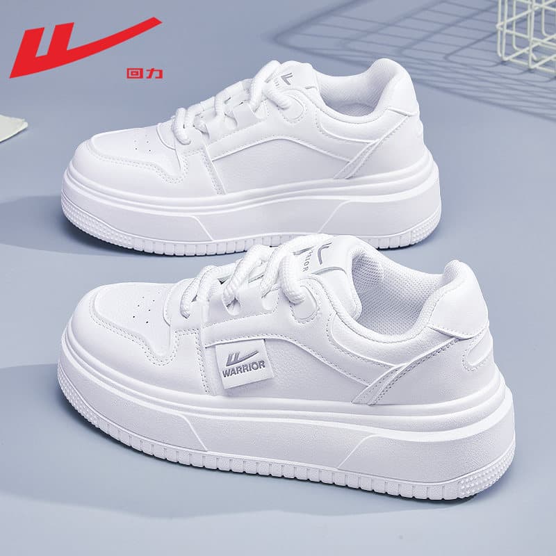 Puxar para trás sapatos femininos sapatos brancos 2026 novo estilo verão respirável de sola grossa aumentando esportes t