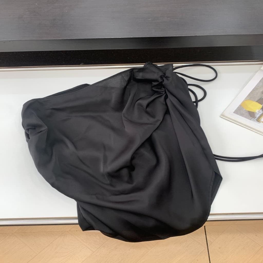 [20% de desconto em 2 itens] Sling feminino 2026 novo estilo Design sentimento plissado preto puro respirável Top I#19