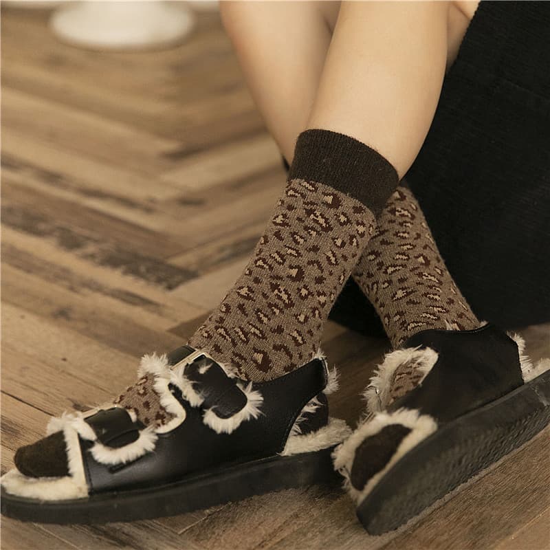 Outono inverno novos produtos japonês leopardo impressão Mid-Tube meias femininas versão coreana moda tendência influenc