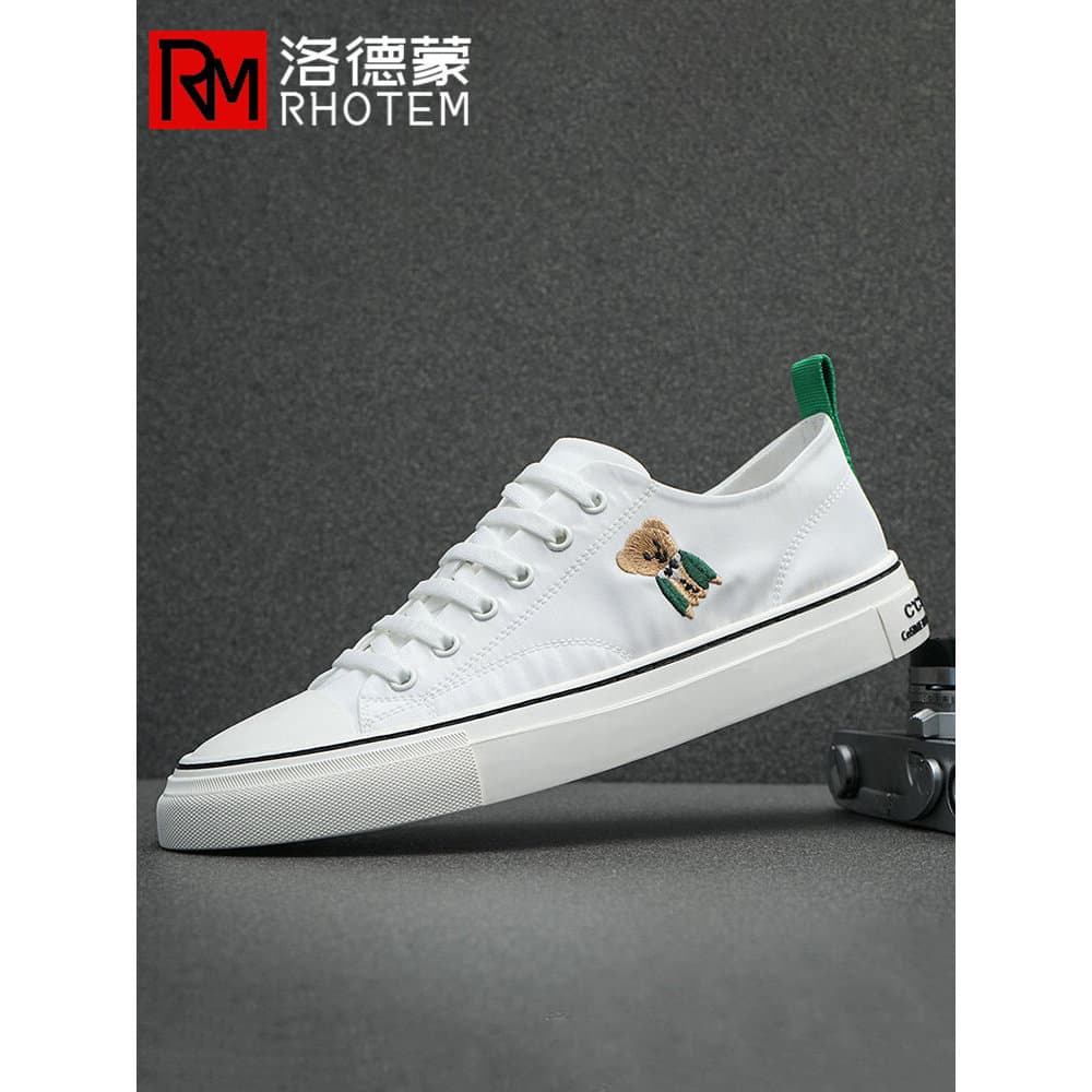 Nicho High-End deslizamento em sapatos brancos masculinos verão 2026 novo estilo masculino pano de seda gelo respirável