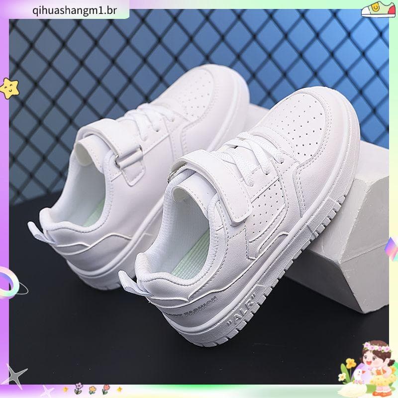 Sapatos brancos infantis 2026 novo estilo meninos meninas tênis brancos estudantes All-Match dia mostrar sapatos pequeno
