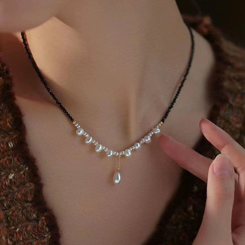 Colar de pérolas barrocas feminino 2025 novo estilo facetado cristal preto frisado clavícula corrente feminina