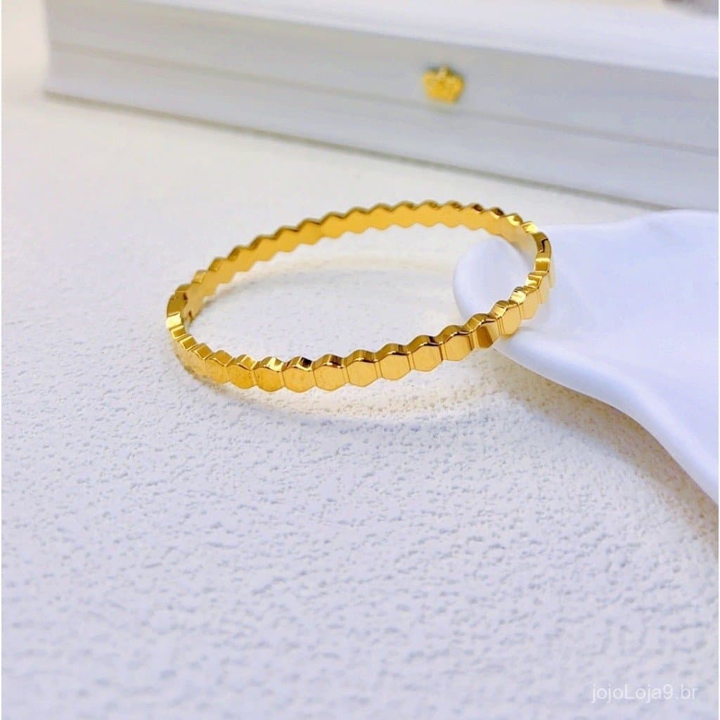Pulseira de design hexagonal geométrico não desbotado 18K banhada em aço inoxidável