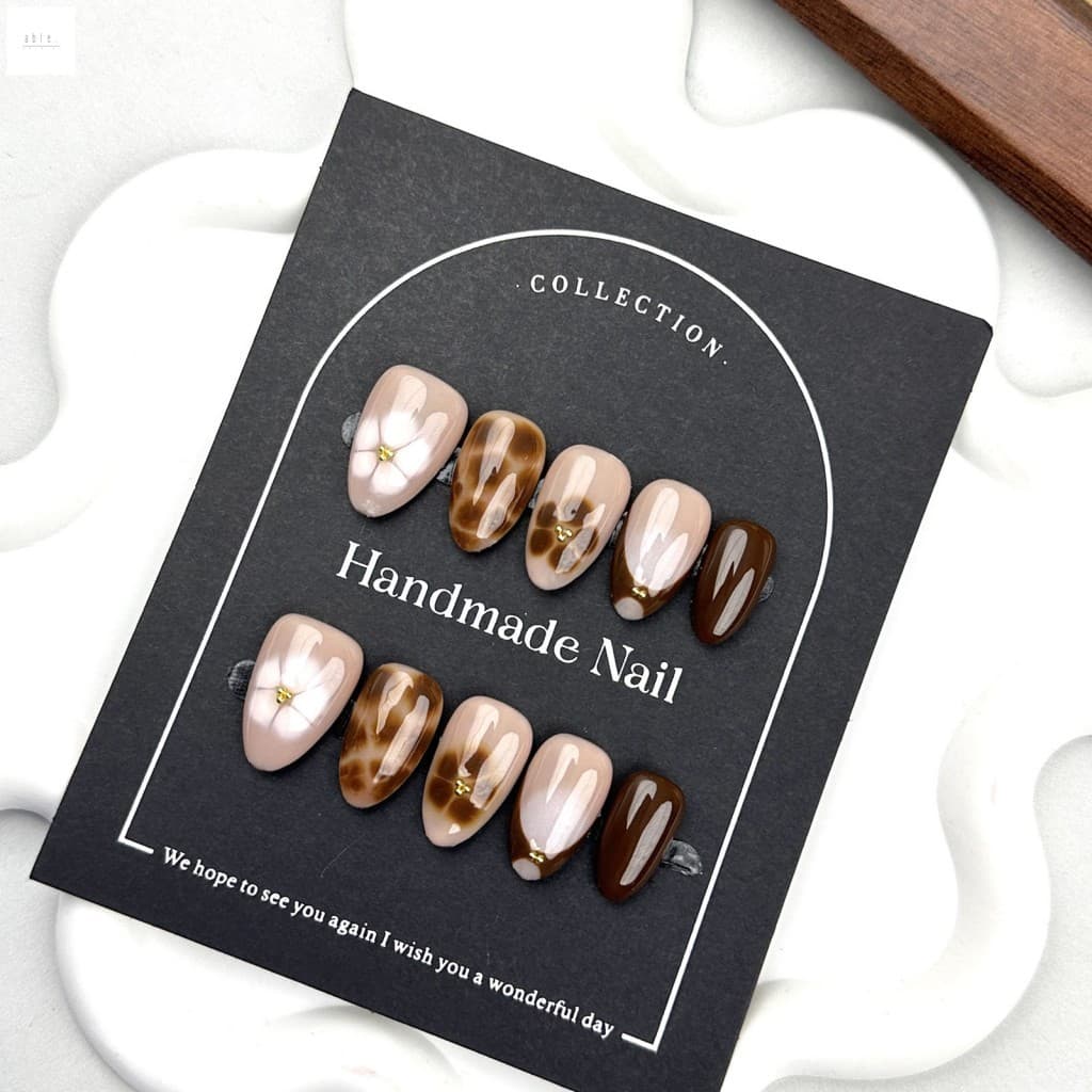 Unhas Falsas Curtas Marrons Com Estampa De Flores-Nail Art DIY À Prova De Lascas E Manchas