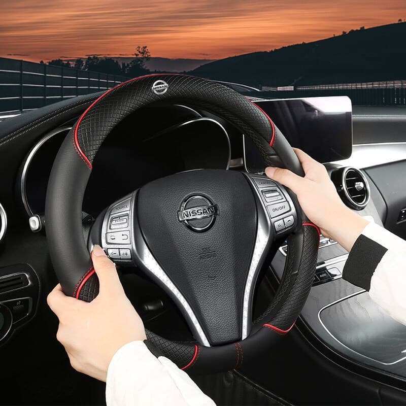 [Nissan] Capa de Volante de Couro para Nissan Almera Grand Livina Sentra Navara Frontier Latio X-Trail Serena NV200 NV35