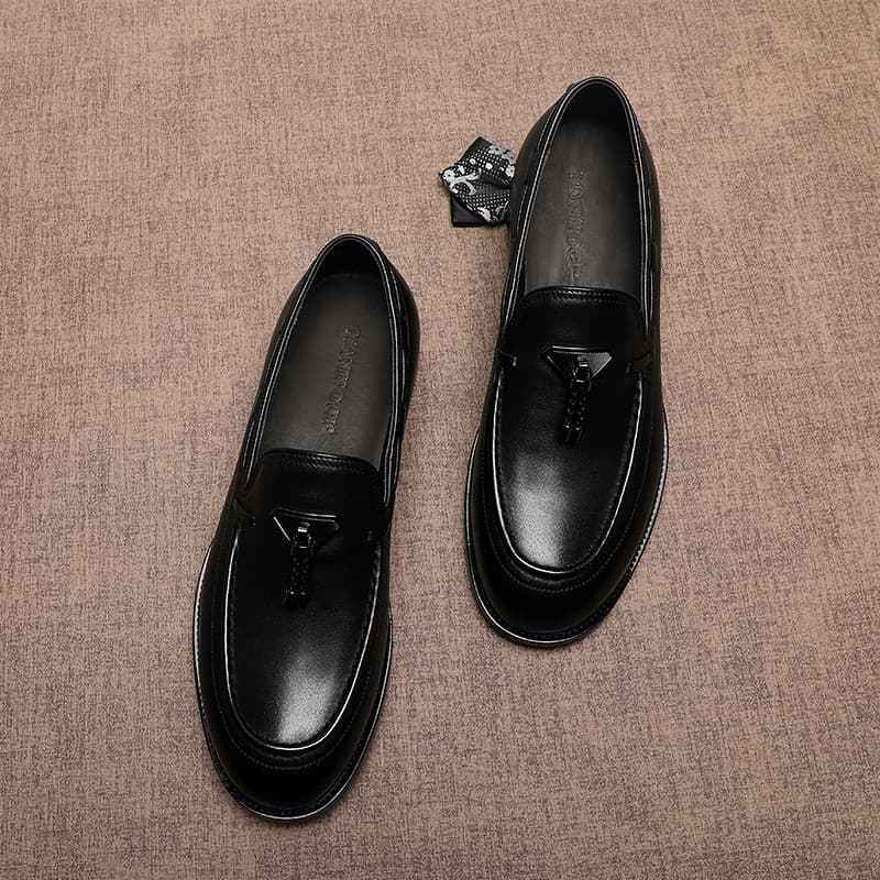 Novo estilo masculino borla mocassins de couro genuíno na moda sapatos masculinos de um Pedal requintado estilo britânic