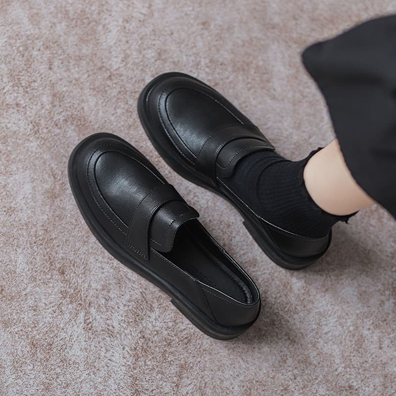 Mocassins de couro macio feminino 2024 primavera outono novo estilo sapatos de um Pedal All-Match preto plano estilo bri