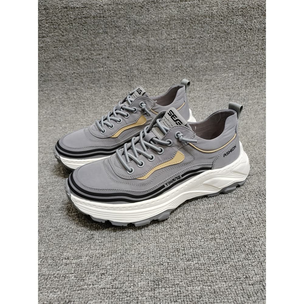 Sapatos de pano de verão homens verão sola grossa leve confortável leve desodorante masculino aumentando moda na moda sa
