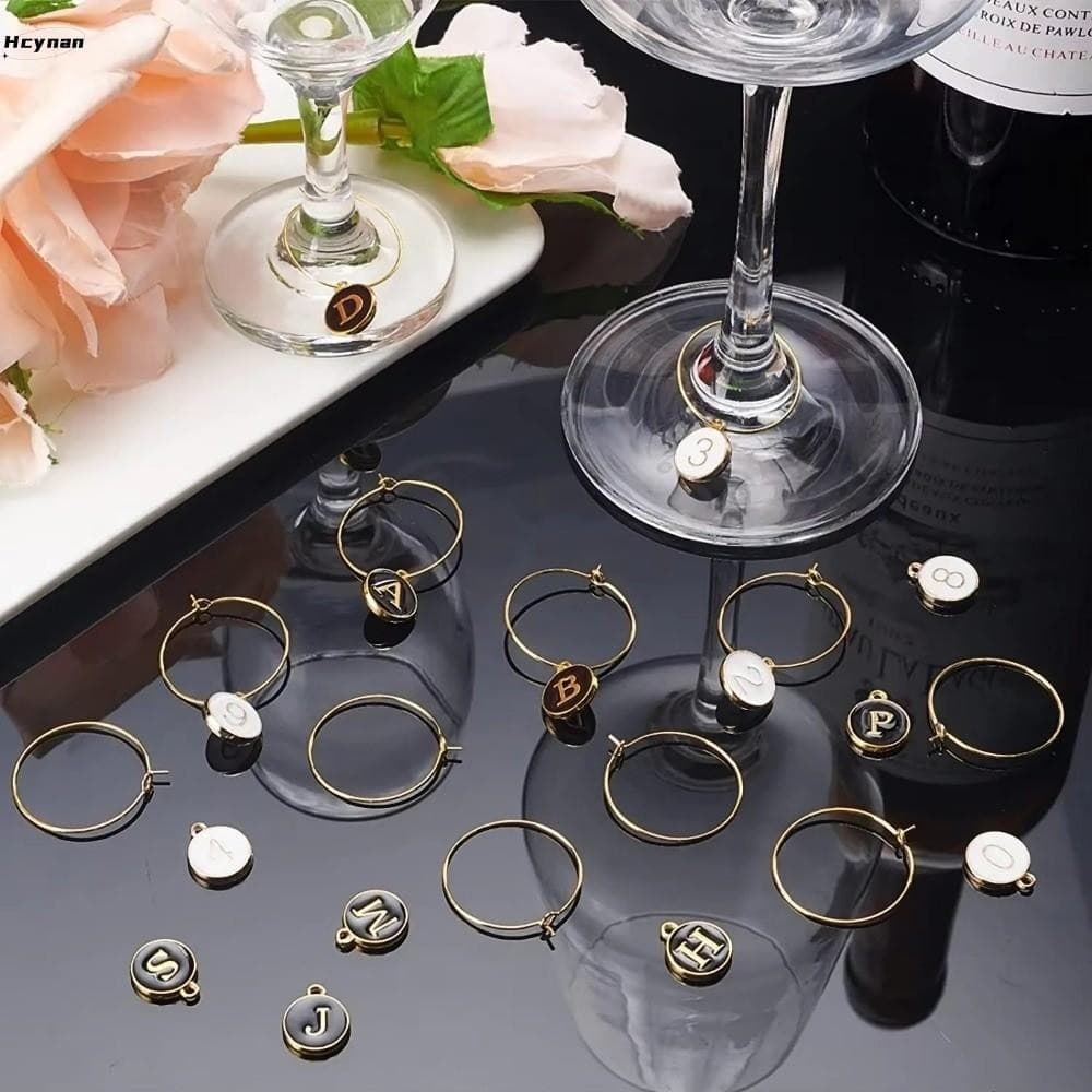 HCYNAN 26 Peças Marcadores De Vidro De Vinho , Anéis De Metal DIY Para Pingente De Letras , Aros