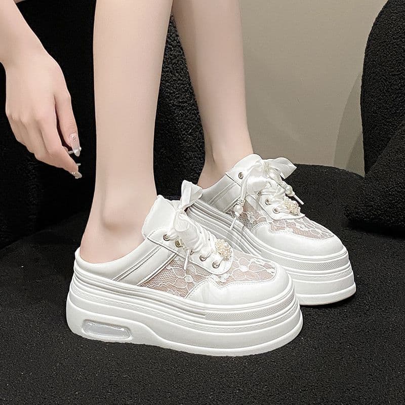 2026 verão novo estilo renda malha meia chinelos sapatos brancos femininos de sola grossa aumentada respirável preguiços