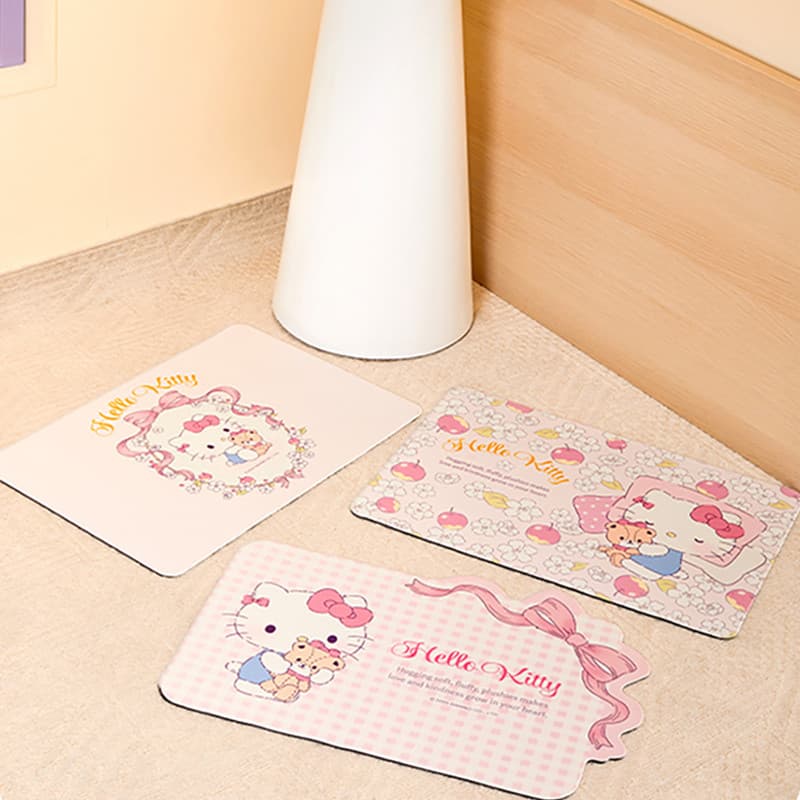 W4KA MINISO Sanrio Série "Jardim de Laços" - Tapete de Chão Fofo e Prático (Hello Kitty) 60cm × 40cm.