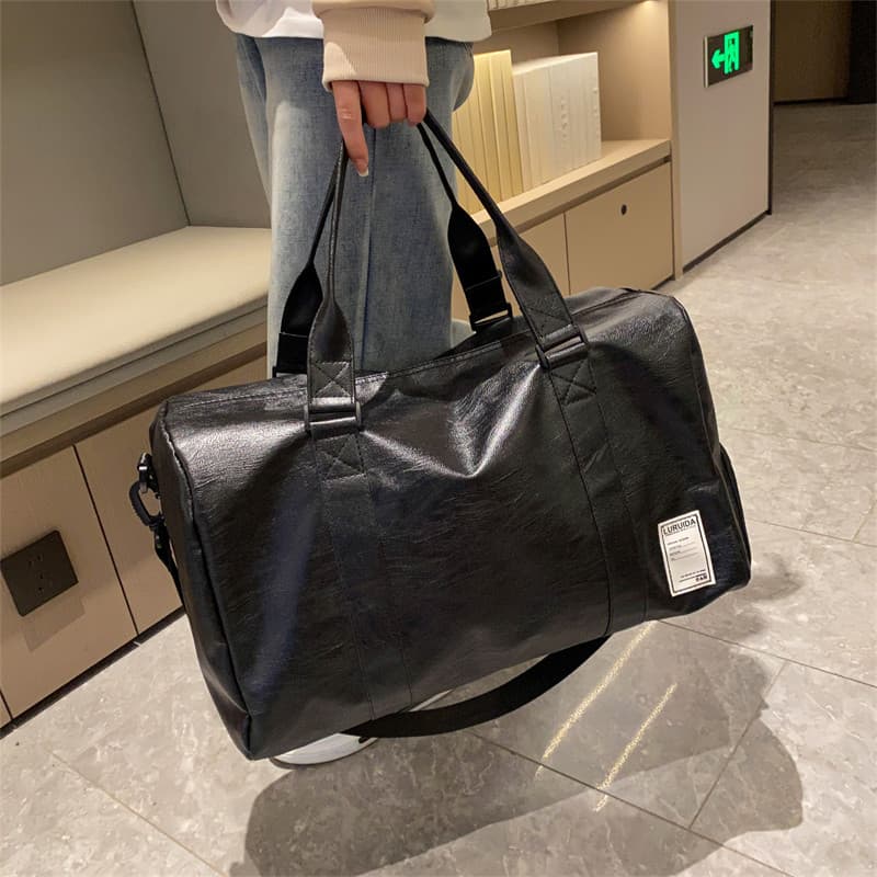 Bolsa de viagem masculina de grande capacidade Cross-corpo portátil couro à prova dwaterproof água saco de bagagem femin