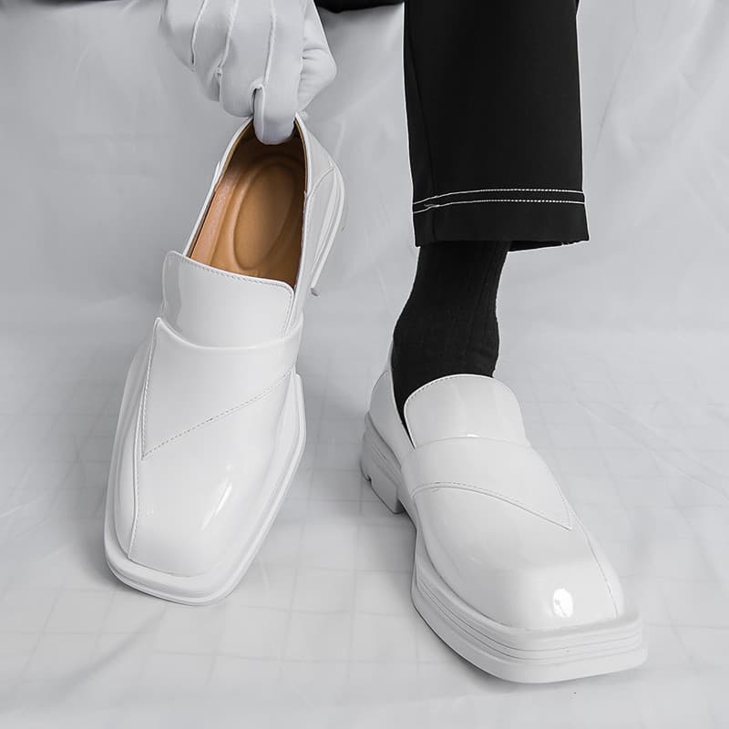 Novo estilo sapatos de couro masculino de sola grossa aumentado couro envernizado brilhante roupa Formal noivo desempenh