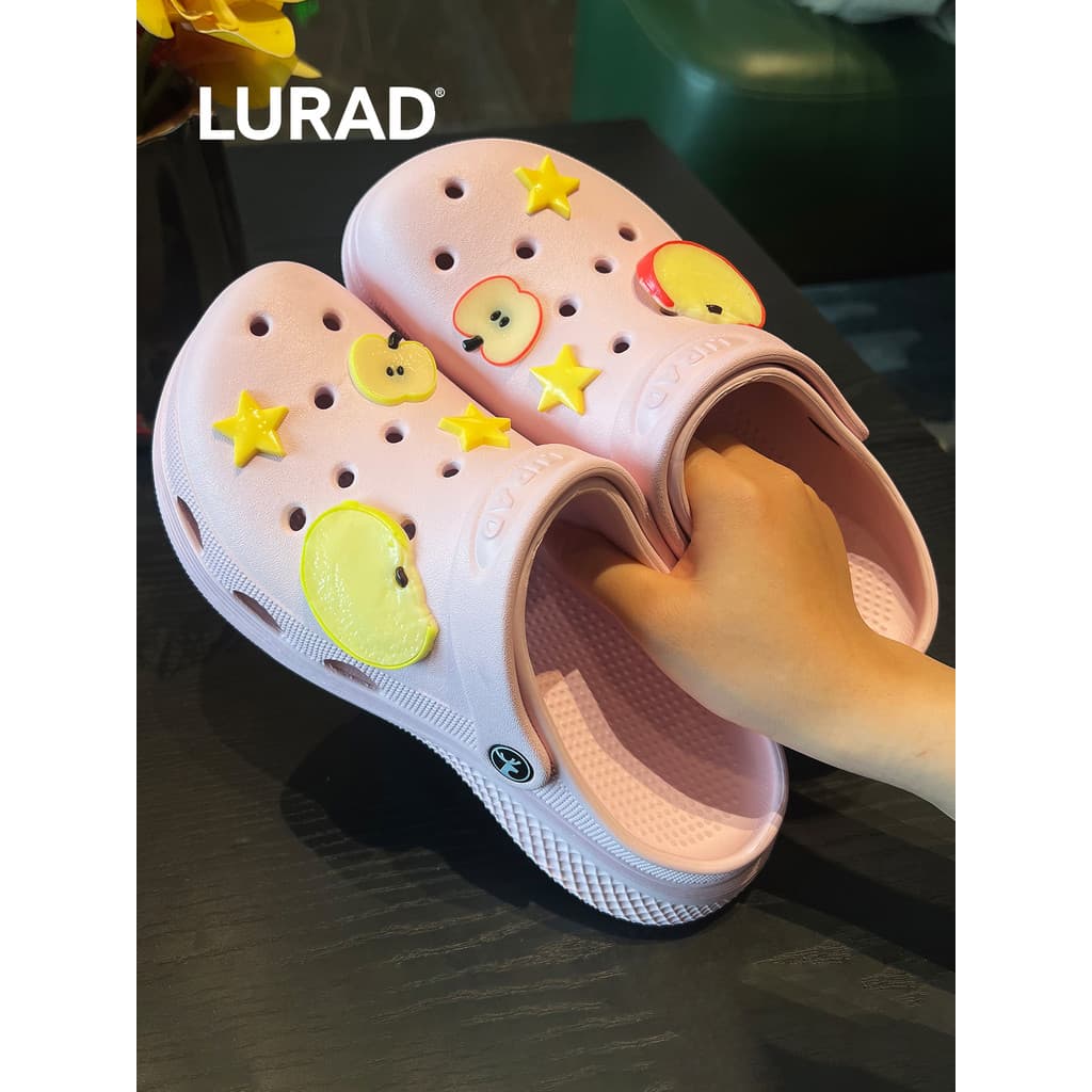 Buraco sapatos homens mulheres dos desenhos animados Apple sapatos flor acessórios Anti-deslizamento desodorante resiste