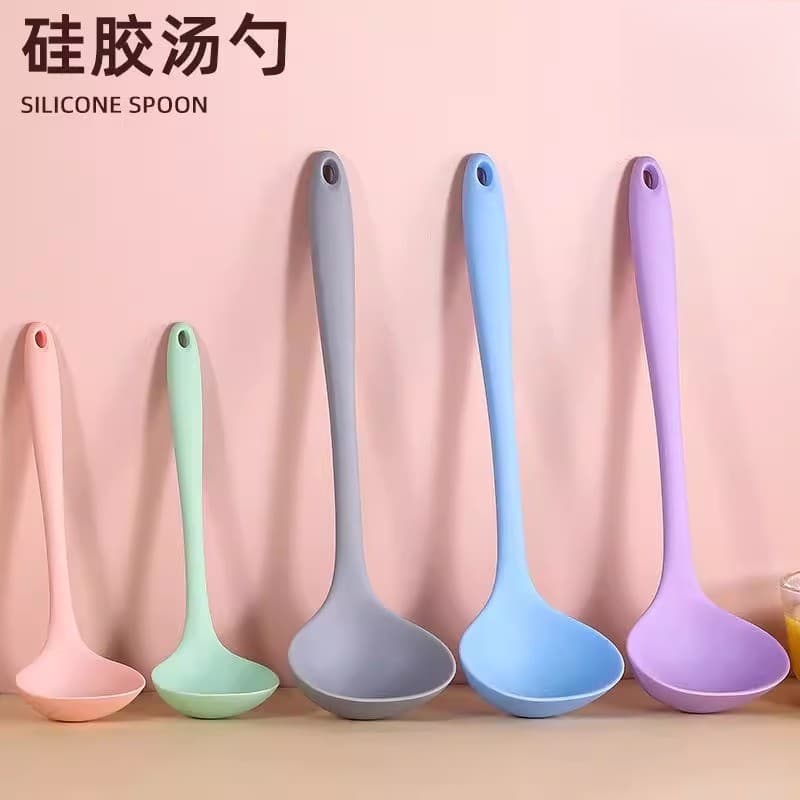 Colher de sopa de Silicone de qualidade alimentar alça longa doméstica colher de sopa grande resistente a altas temperat