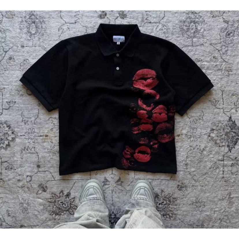 Camiseta Polo Unissex 100% Algodão:"Kiss Me Polo".