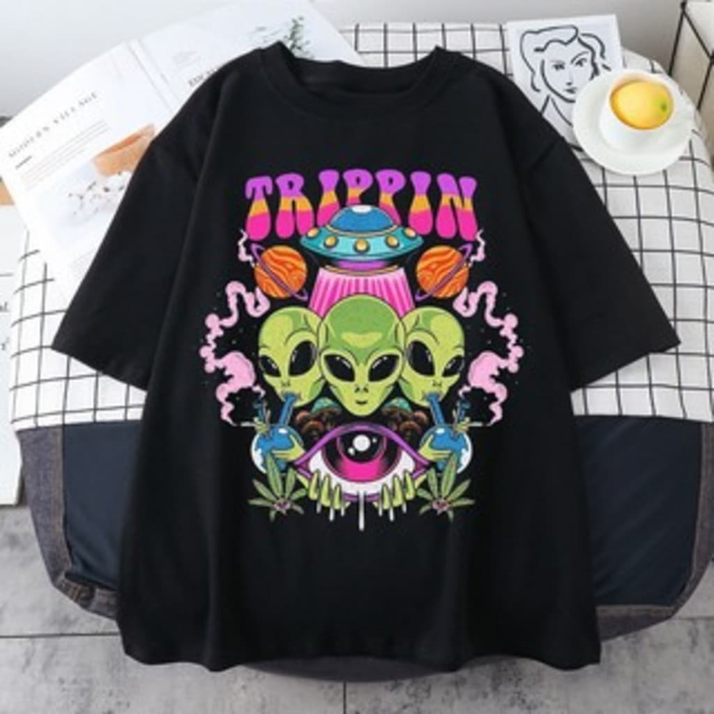 Camiseta Alien Trippin Estampada Unissex – ET Psicodélico Streetwear