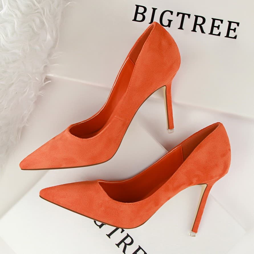 Sapatos de Salto Alto Elegantes de Veludo com Bico Fino para Mulheres, Adequados para Festas e Uso no Escritório