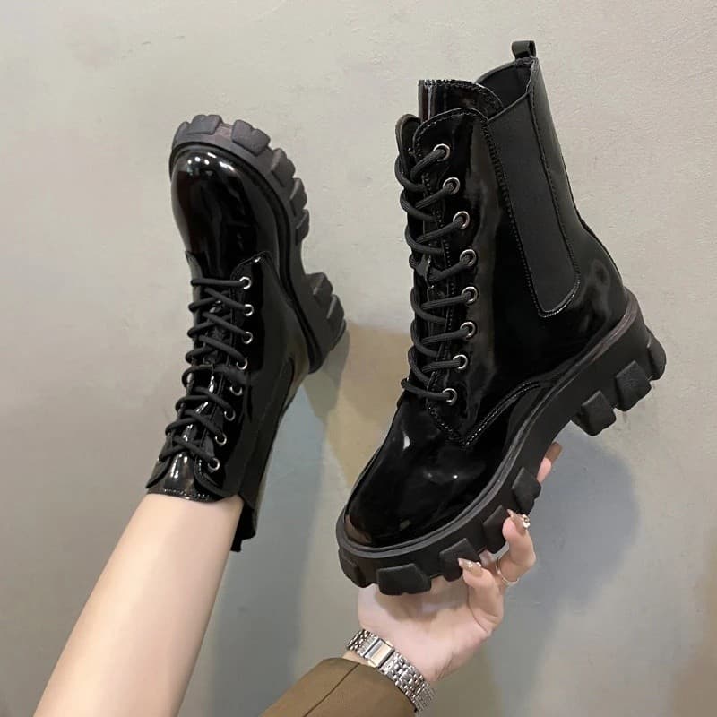 Botas Femininas de Salto Grosso e Sola Grossa, Moda 2025, Tamanho Grande, Sola Plataforma Preta, Botas Curtas