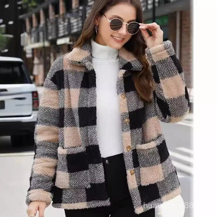 Casaco Feminino de Inverno 2025 com Manga Longa e Estampa Xadrez em Pele Sintética F7OE