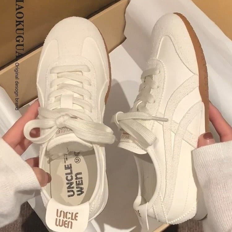 Popular Retro Casual sapatos de treinamento alemão feminino All-Match tênis planos rendas sola macia Forrest Gump sapato