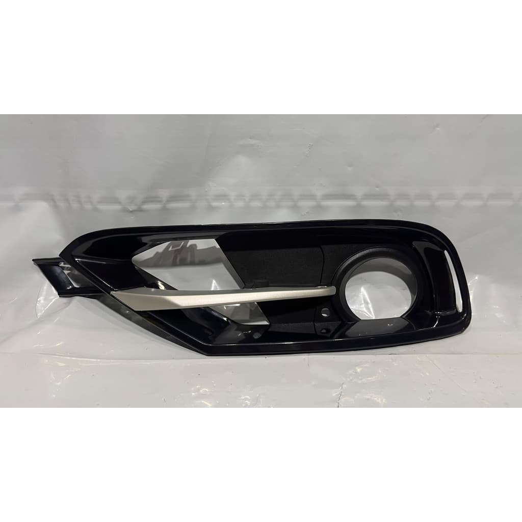 Grade Farol Milha Diant/Ld Bmw 320i 328i 2013 2014 2  BMW 320I GRADE FAROL DE MILHA DIANTEIRO DIREITO BMW 320I