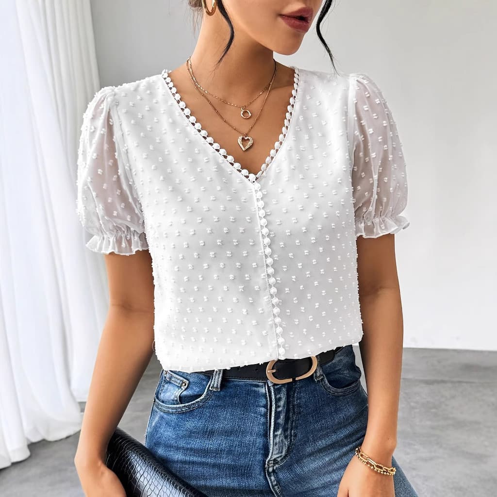【Toque Suave】Camiseta branca de renda para mulheres, ideal para o verão. Camiseta/Chiffon/Renda/Mulheres/Verão