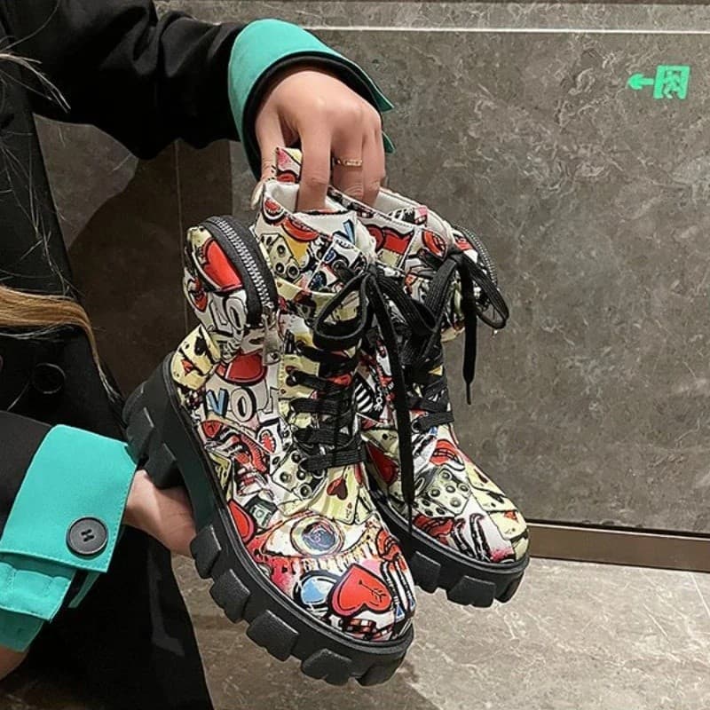 Botas de cano curto femininas com sola grossa, sapatos femininos estampados da moda, botas de motociclista de alta quali