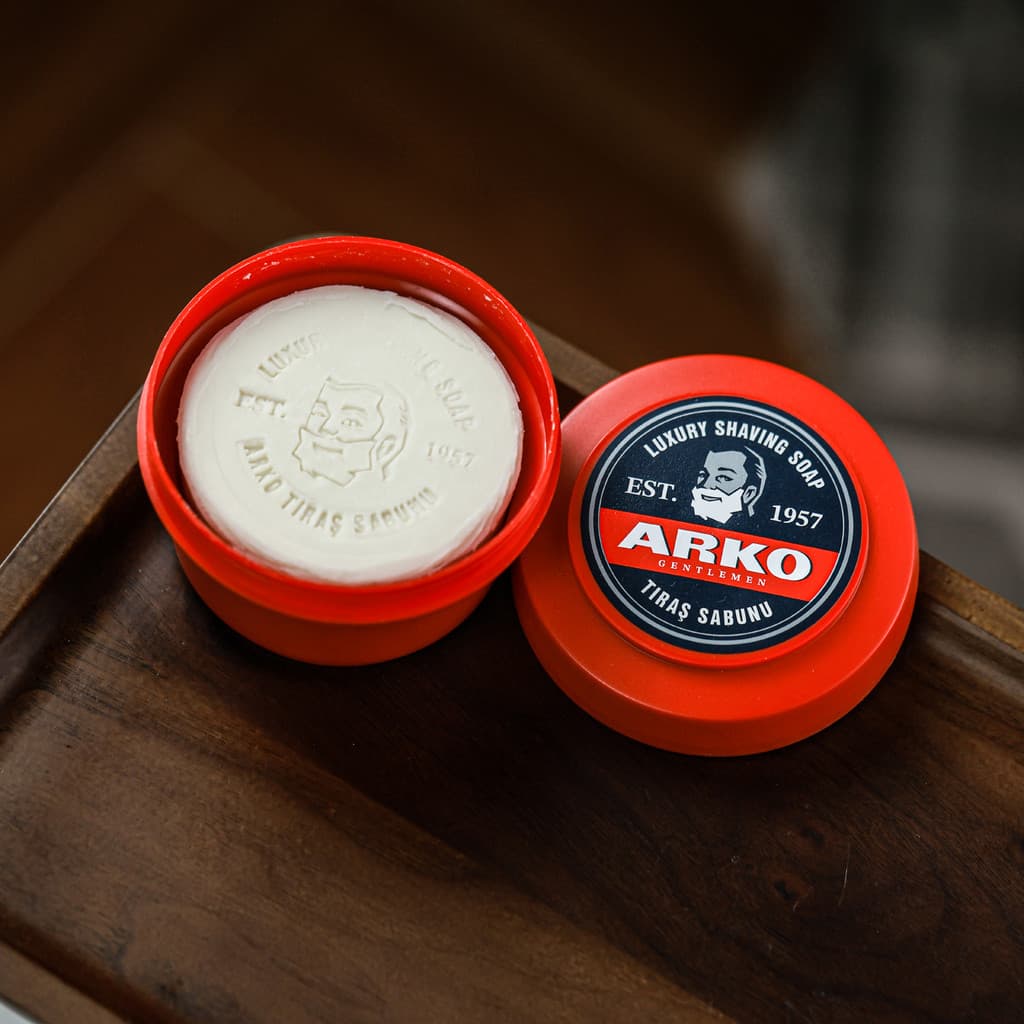 Peru ARKO sabão de barbear nutritivo hidratante espuma de barbear sabão fragrância suavizante creme de barbear 150ML cai