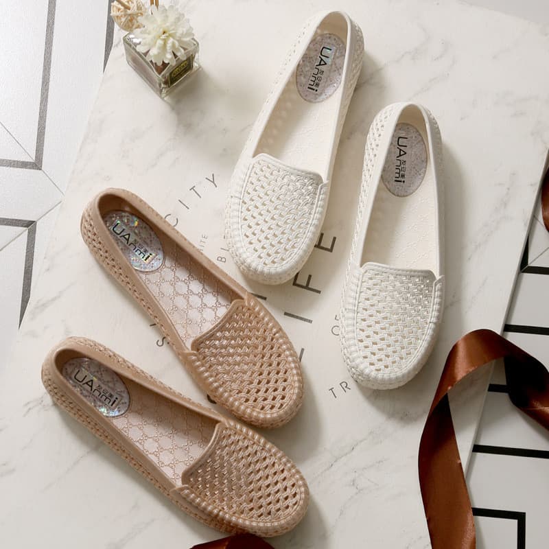 Verão feminino oco oco oco sapatos femininos sandálias brancas de plástico Anti-deslizamento sapatos de enfermeira plana