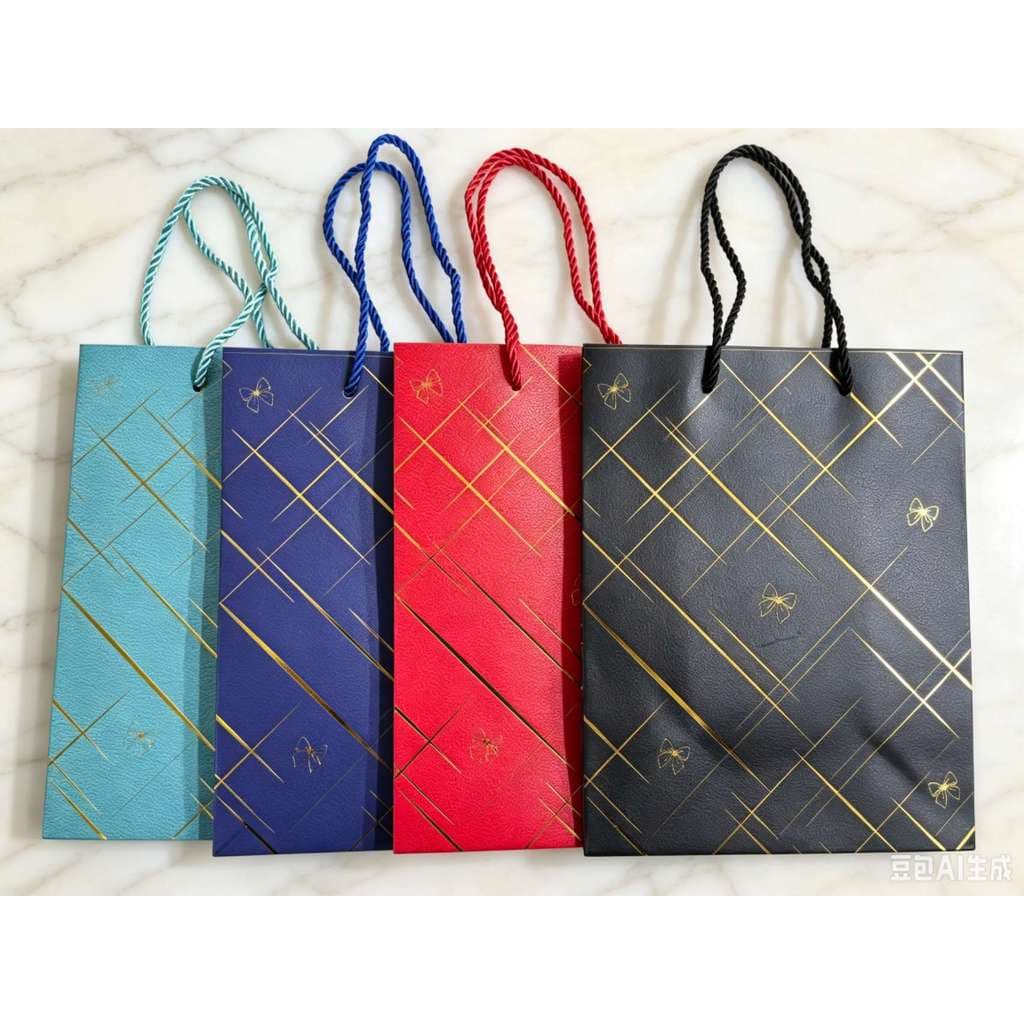 SACOLAS DE PRESENTE DE ANIVERSARIO