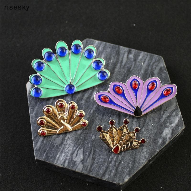 1 Pçs Cristal Diamante Peaco Animal Pino Anime Criativo Fantail Broche Role Play Adereços Homens E Mulheres Bapa Jóias P