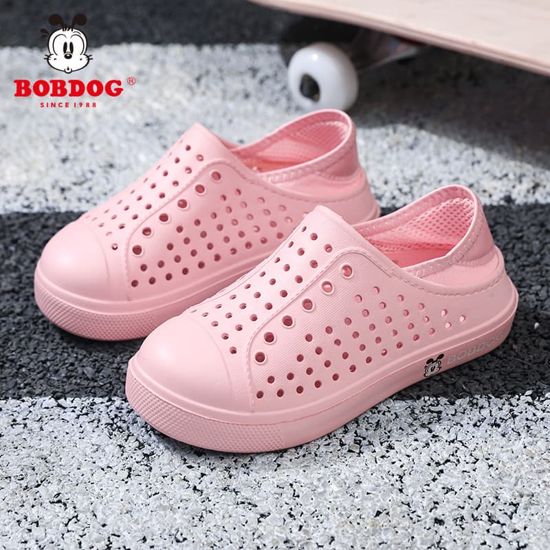Babudou sandálias infantis meninas 2026 novo estilo verão exterior buraco sapatos meninas antiderrapante médio grande sa