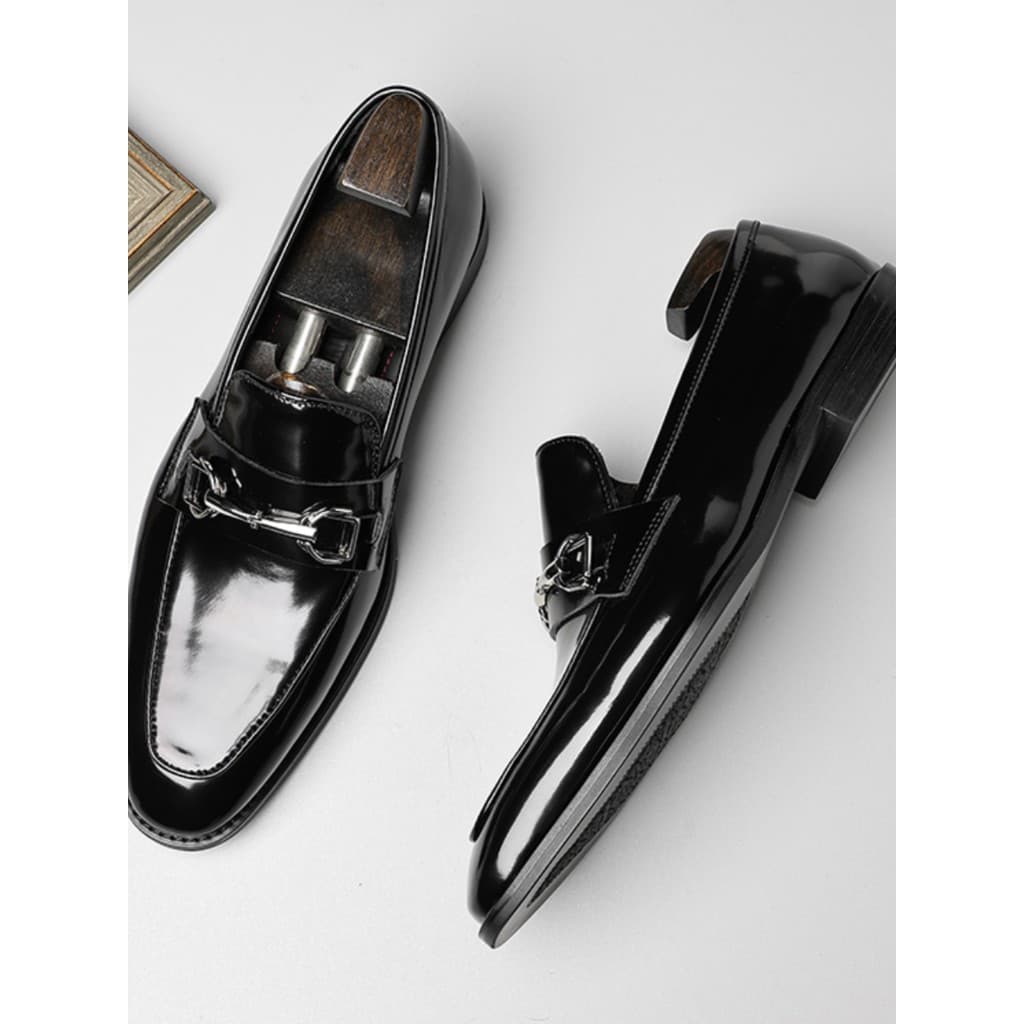 2025 novos produtos sapatos de couro de alta qualidade masculino deslizamento-On fivela mocassins de negócios masculino