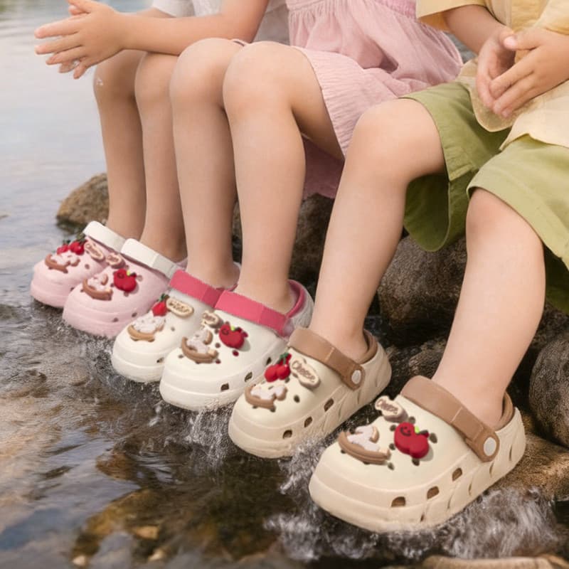 Divertido bonito cavalo de Trojan crianças buraco sapatos grandes meninos meninas passagem média crianças eva sola macia