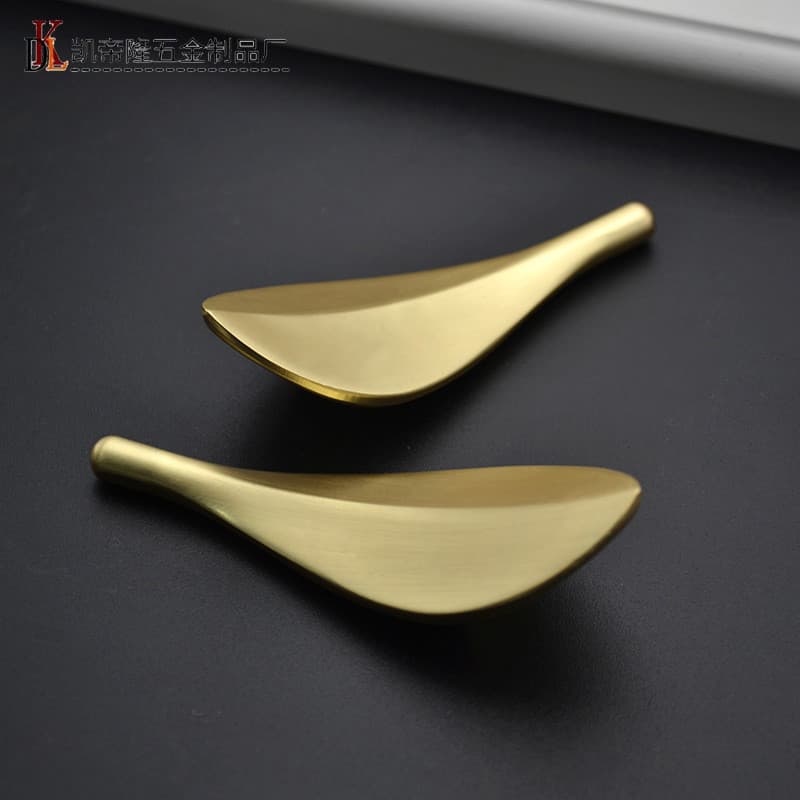 Nova pega de armário em liga de zinco estilo chinês com furos duplos, puxador de gaveta de móveis em estilo, puxa