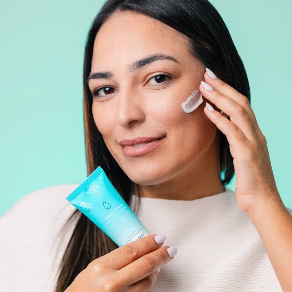 Hidratante Facial Hydra Face 50g Todos Os Tipos De Pele Extratos Da Terra Normal Dia/noite