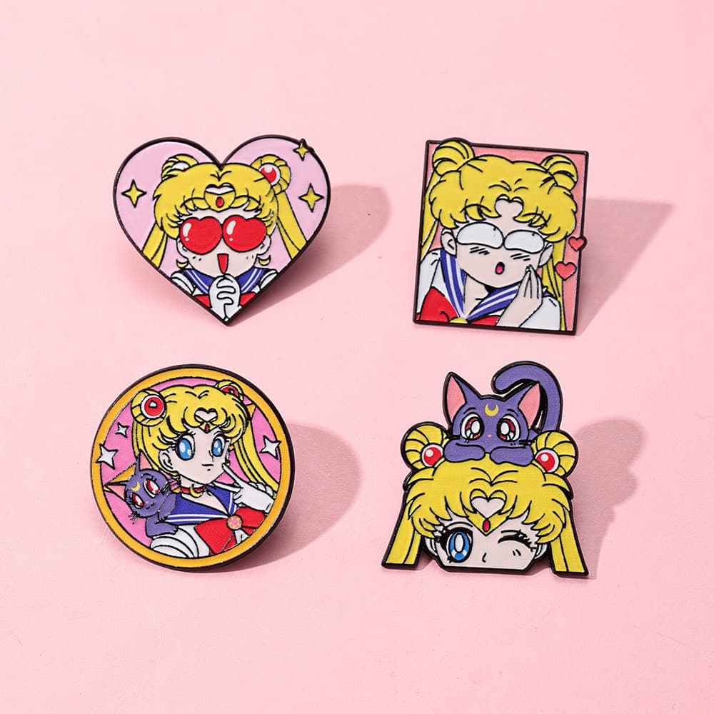 [4pçs] Broches de Liga Sailor Moon - Decora Roupas e Mochilas